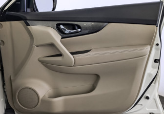 Подержанный автомобиль Nissan X-Trail 2018 года (25 фото)