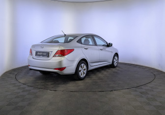 Подержанный автомобиль Hyundai Solaris Sedan 2016 года (5 фото)