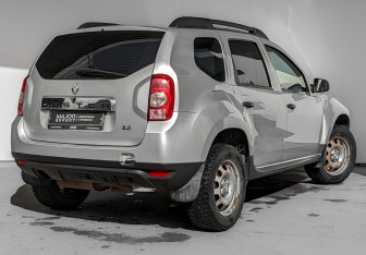 Подержанный автомобиль Renault Duster 2013 года (5 фото)