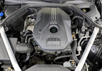 Подержанный автомобиль Genesis G70 2019 года (9 фото)