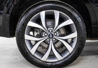 Подержанный автомобиль Land Rover Discovery Sport 2024 года (30 фото)