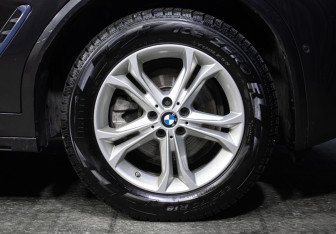 Подержанный автомобиль BMW X4 2021 года (28 фото)