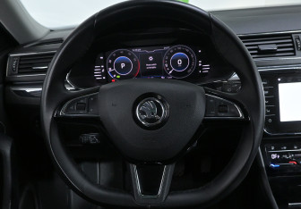 Подержанный автомобиль Skoda Superb Liftback 2023 года (10 фото)