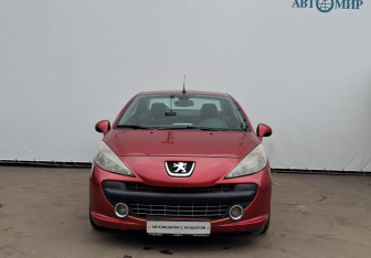 Подержанный автомобиль Peugeot 207 Convertible 2008 года (2 фото)
