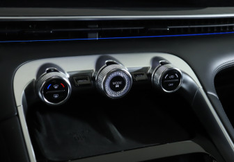 Подержанный автомобиль Exeed RX 2023 года (15 фото)