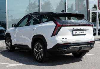 Новый Geely Atlas 2026 (13 фото)