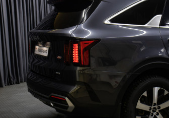 Подержанный автомобиль Kia Sorento 2022 года (22 фото)