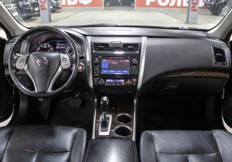 Подержанный автомобиль Nissan Teana 2014 года (14 фото)