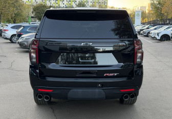 Подержанный автомобиль Chevrolet Suburban 2023 года (6 фото)