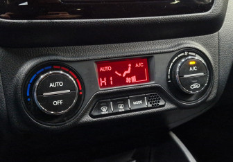 Подержанный автомобиль Kia Rio Hatchback 2012 года (21 фото)