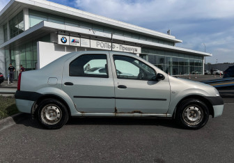 Подержанный автомобиль Renault Logan Sedan 2007 года (4 фото)