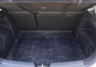 Подержанный автомобиль Kia Ceed Hatchback 2012 года (9 фото)