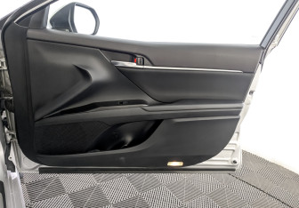 Подержанный автомобиль Toyota Camry Sedan 2022 года (24 фото)