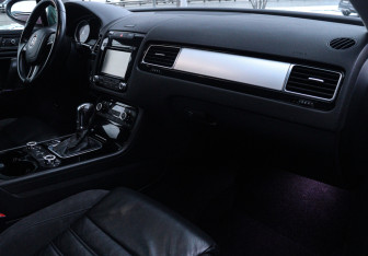 Подержанный автомобиль Volkswagen Touareg 2012 года (9 фото)