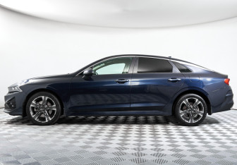 Подержанный автомобиль Kia K5 2021 года (8 фото)