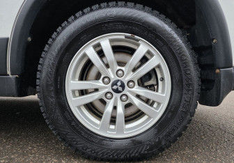 Подержанный автомобиль Mitsubishi Outlander 2019 года (20 фото)