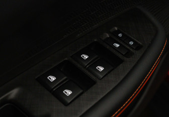 Подержанный автомобиль Changan UNI-V 2023 года (18 фото)