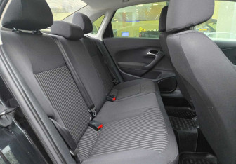Подержанный автомобиль Volkswagen Polo Sedan 2012 года (11 фото)