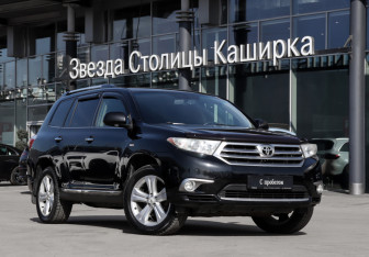 Подержанный автомобиль Toyota Highlander 2012 года (22 фото)