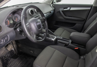 Подержанный автомобиль Audi A3 Hatchback 2009 года (10 фото)