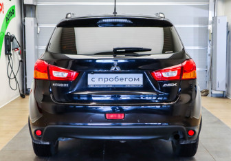 Подержанный автомобиль Mitsubishi ASX 2012 года (5 фото)