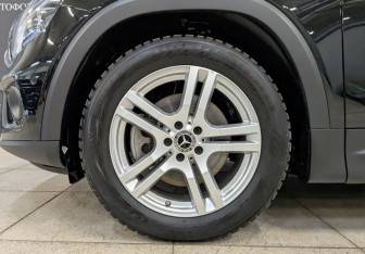 Подержанный автомобиль Mercedes-Benz GLB 2021 года (25 фото)