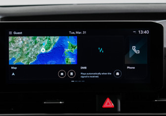 Подержанный автомобиль Kia Carnival 2024 года (16 фото)