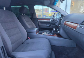 Подержанный автомобиль Volkswagen Touareg 2008 года (10 фото)