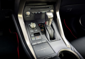 Подержанный автомобиль Lexus NX 2020 года (26 фото)