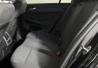 Подержанный автомобиль Volkswagen Golf Hatchback 2020 года (12 фото)