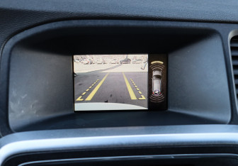 Подержанный автомобиль Volvo V60 2011 года (18 фото)