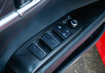 Подержанный автомобиль Toyota Camry Sedan 2021 года (15 фото)