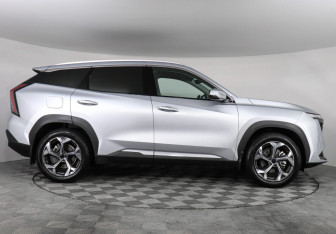 Подержанный автомобиль Geely Atlas 2024 года (4 фото)