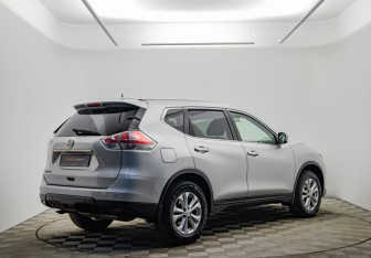 Подержанный автомобиль Nissan X-Trail 2017 года (5 фото)