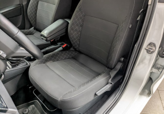 Подержанный автомобиль Skoda Rapid Liftback 2022 года (20 фото)