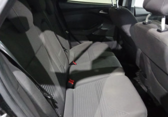 Подержанный автомобиль Ford Focus Hatchback 2016 года (10 фото)