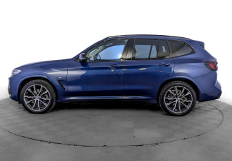 Подержанный автомобиль BMW X3 2022 года (8 фото)