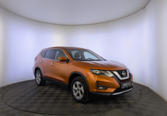 Подержанный автомобиль Nissan X-Trail 2019 года (3 фото)