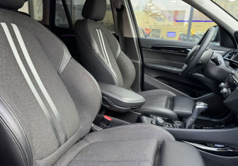 Подержанный автомобиль BMW X1 2021 года (10 фото)