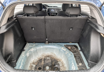 Подержанный автомобиль Kia Rio Hatchback 2021 года (10 фото)