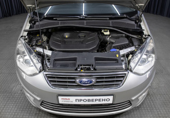 Подержанный автомобиль Ford Galaxy 2014 года (9 фото)