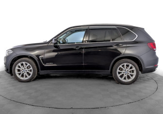 Подержанный автомобиль BMW X5 2017 года (8 фото)