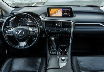Подержанный автомобиль Lexus RX 2017 года (14 фото)