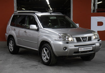 Подержанный автомобиль Nissan X-Trail 2005 года (3 фото)