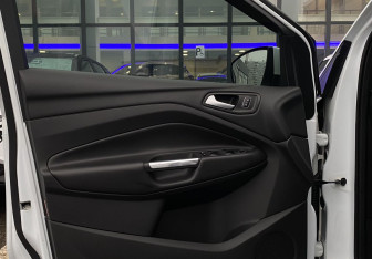 Подержанный автомобиль Ford Kuga 2018 года (18 фото)