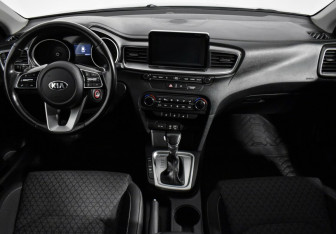 Подержанный автомобиль Kia Ceed Wagon 2019 года (7 фото)