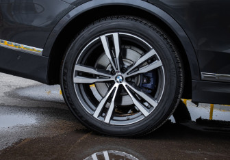Подержанный автомобиль BMW X7 2019 года (15 фото)