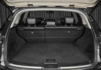 Подержанный автомобиль Infiniti QX70 2015 года (6 фото)