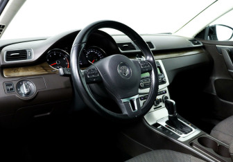 Подержанный автомобиль Volkswagen Passat Sedan 2014 года (10 фото)