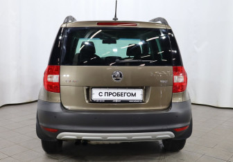 Подержанный автомобиль Skoda Yeti 2012 года (5 фото)